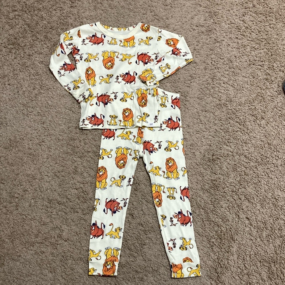 Gap Baby x Disney Lion King Pajamas sz 3T